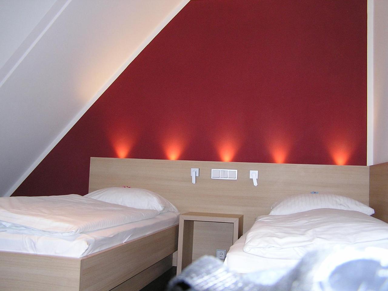 Hotel Zur Promenade Донаувёрт Экстерьер фото